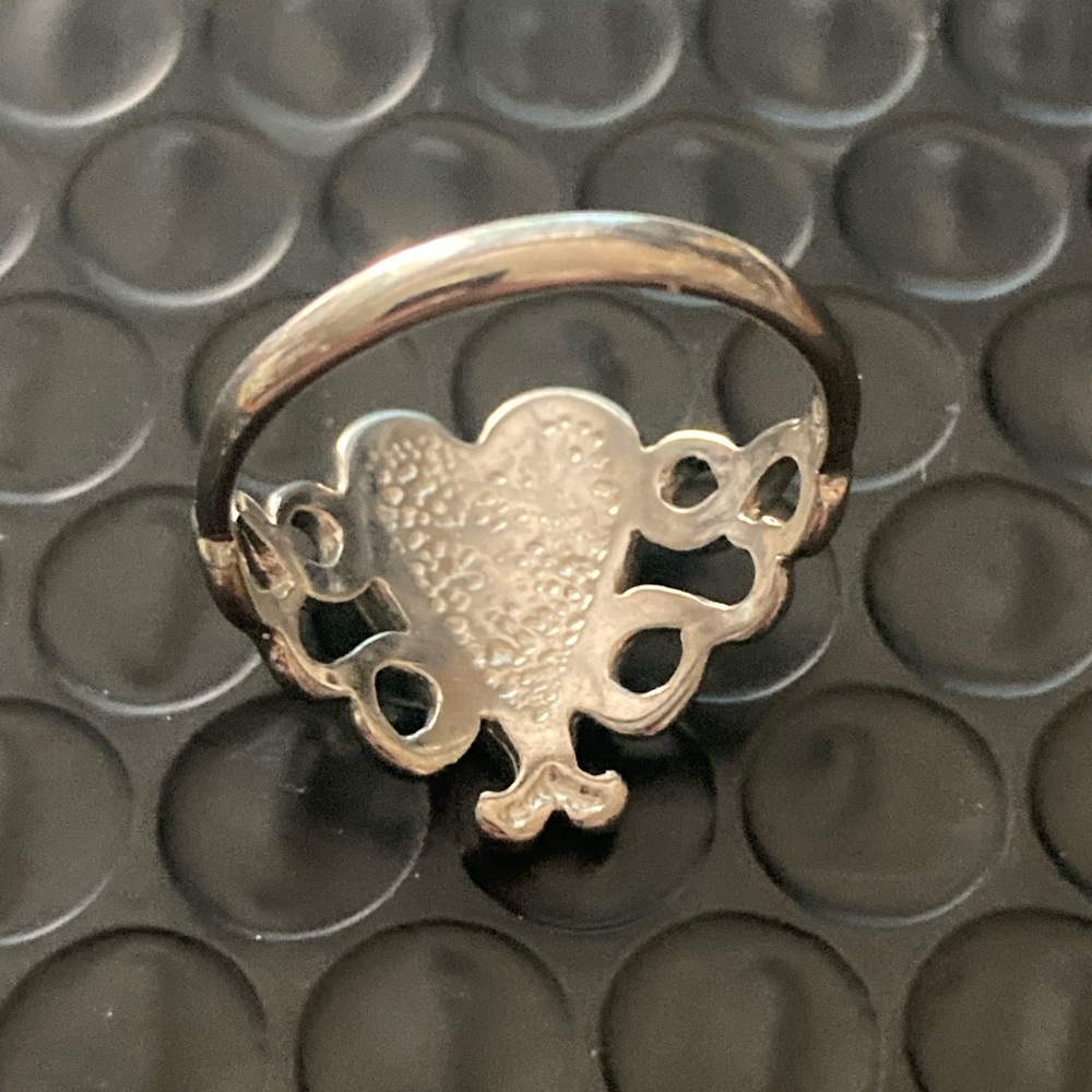 Vintage biker Silver Heart Ring with Blue and Red Accents size 8 - Picture 3 of 3